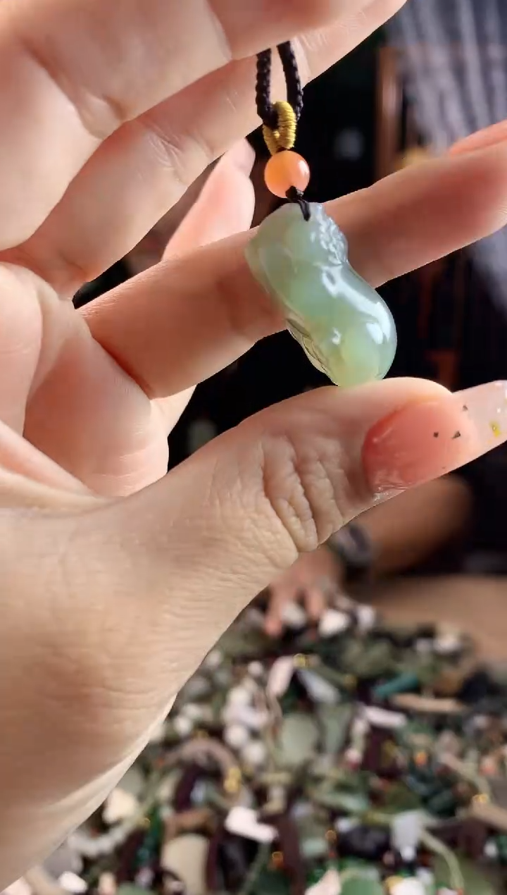 【闪购商品】和田玉挂件未镶嵌多样性发一