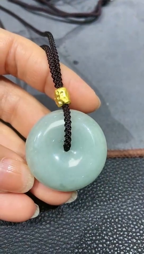 颈饰未镶嵌翡翠蛋*饭翡翠