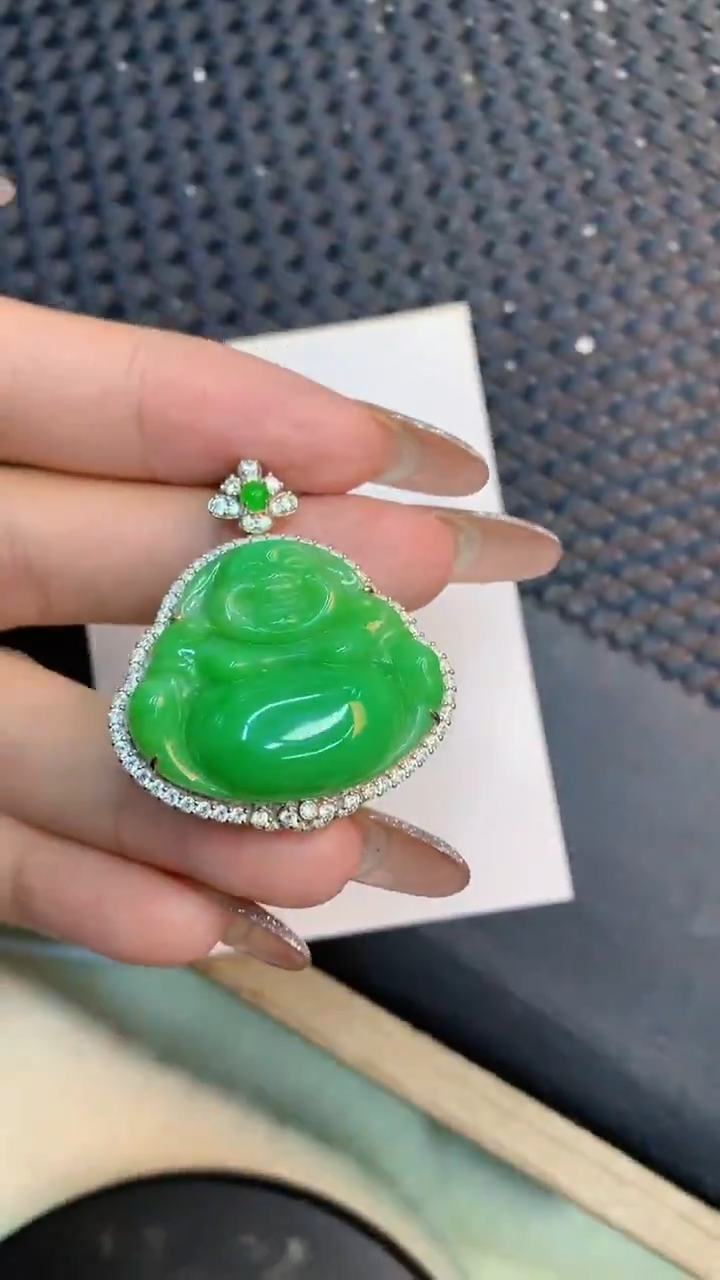 颈饰18K金镶嵌翡翠无1