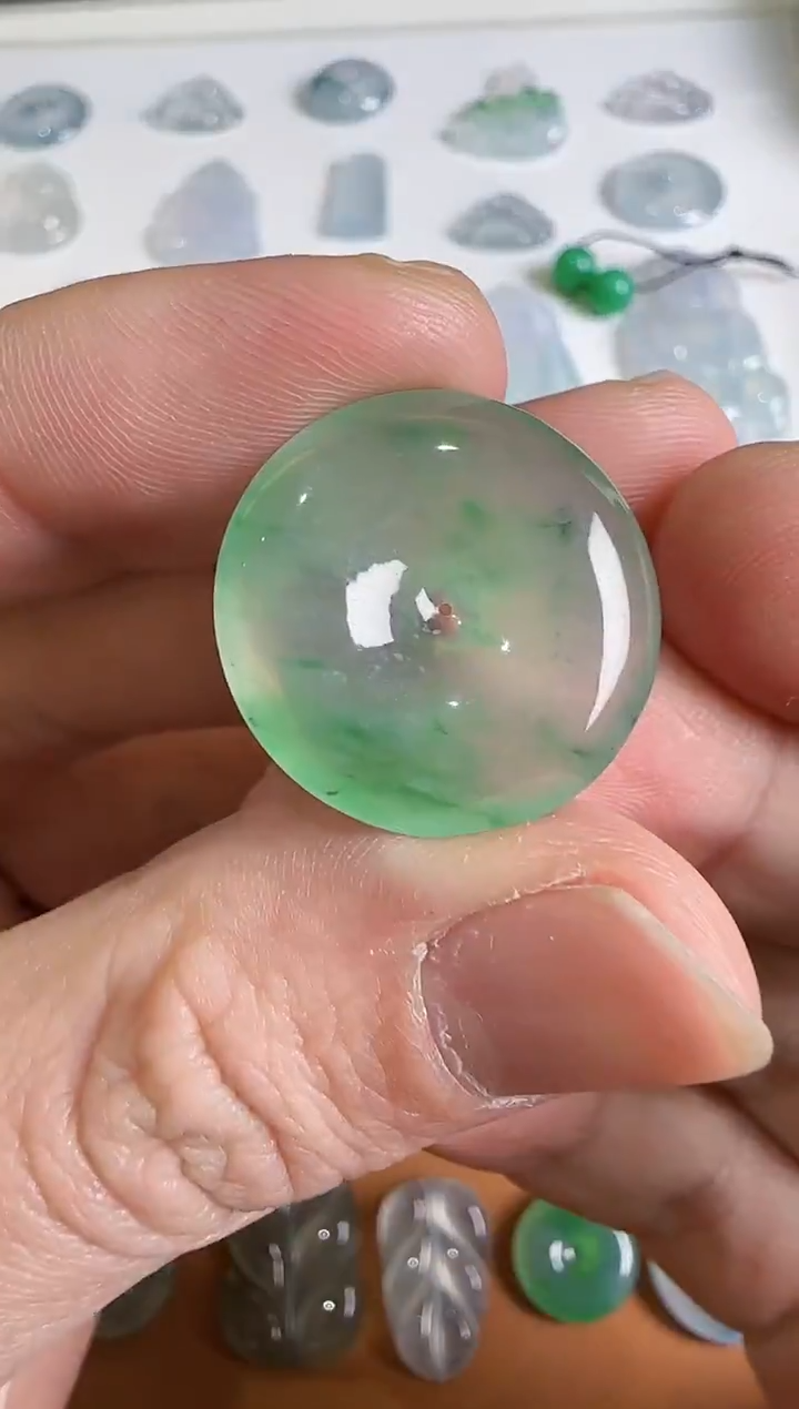 吊坠(不含链)未镶嵌翡翠.