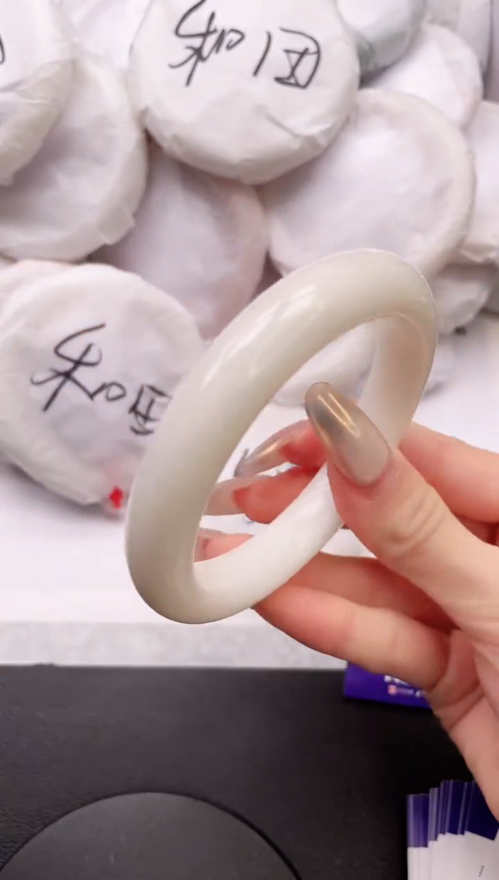 【闪购商品】和田玉手镯未镶嵌4K468-61