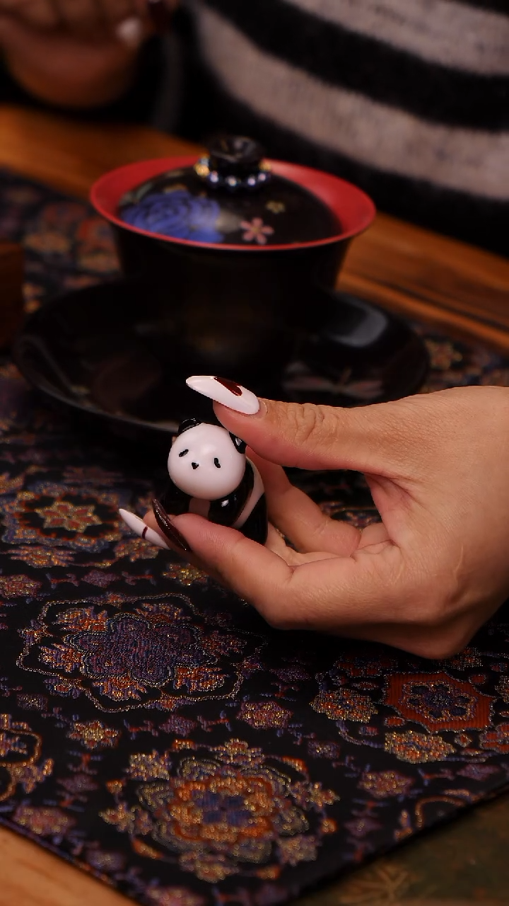 【闪购商品】小熊猫杯挂茶宠摆件