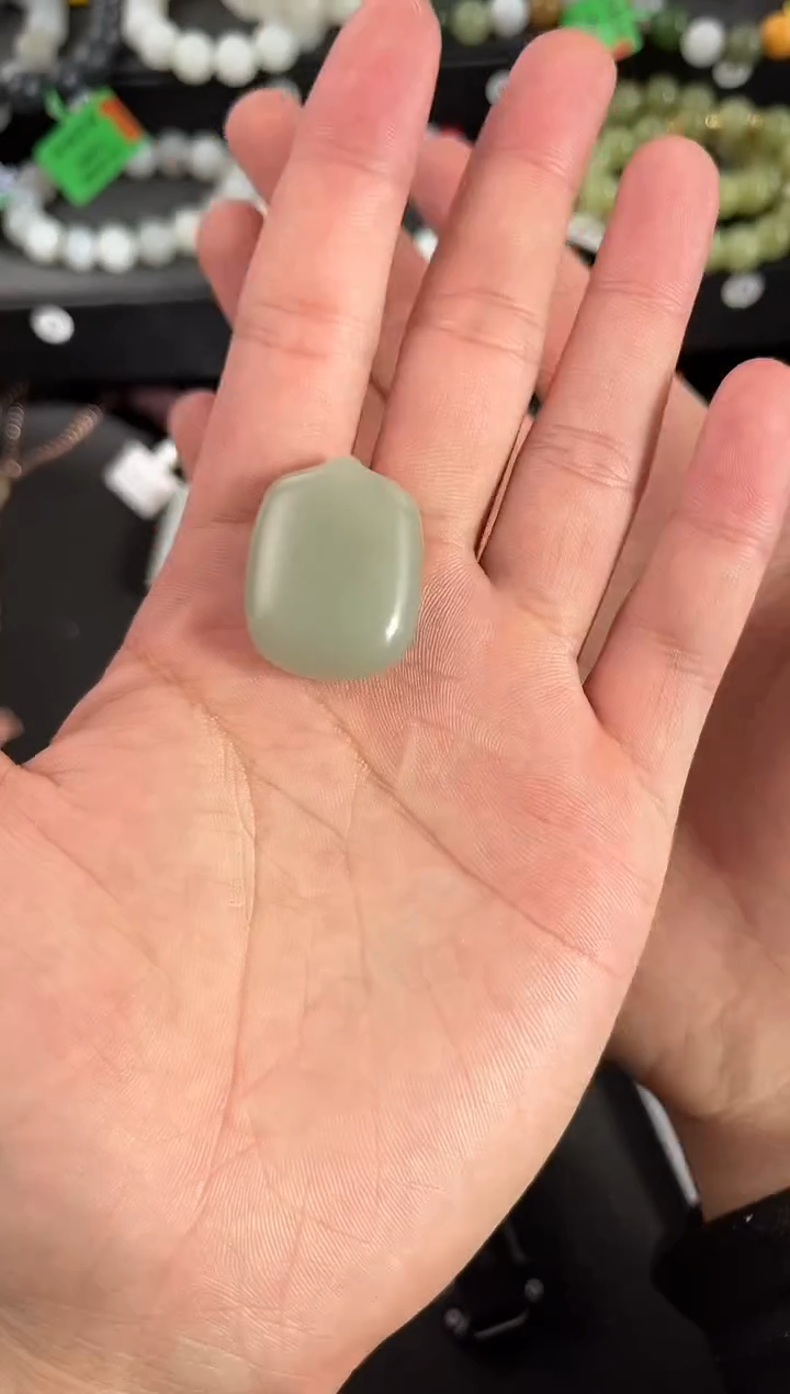 【闪购商品】和田玉无事牌未镶嵌且末青白水滴无事牌微色差