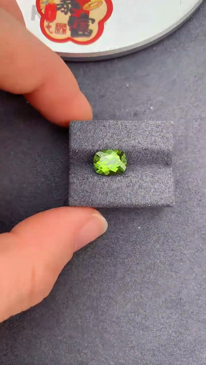 【闪购商品】橄榄石裸石未镶嵌2.5ct橄榄石