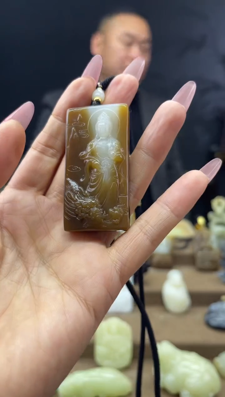 颈饰未镶嵌和田玉1