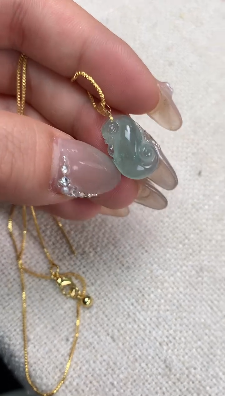 【闪购商品】翡翠吊坠(不含链)18K金镶嵌如意