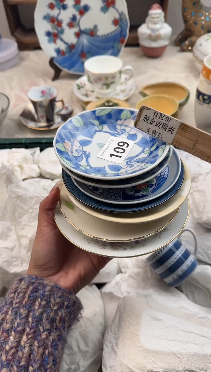 爱****善D          109