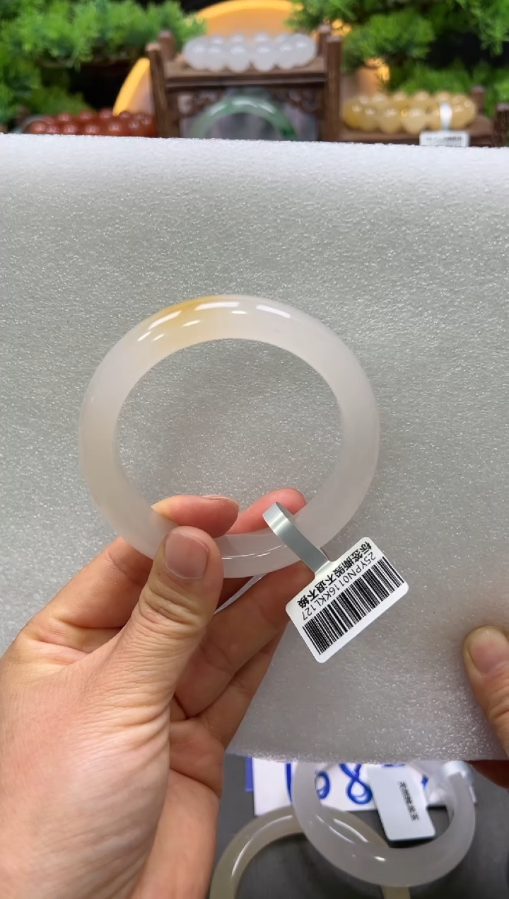 【闪购商品】石英质玉手镯未镶嵌+60+唐唐