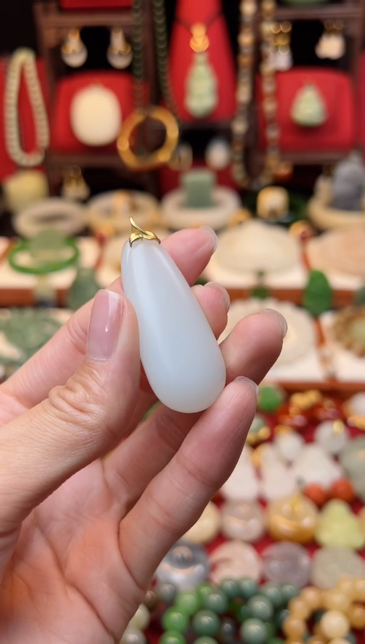 【闪购商品】和田玉挂件18K金镶嵌1