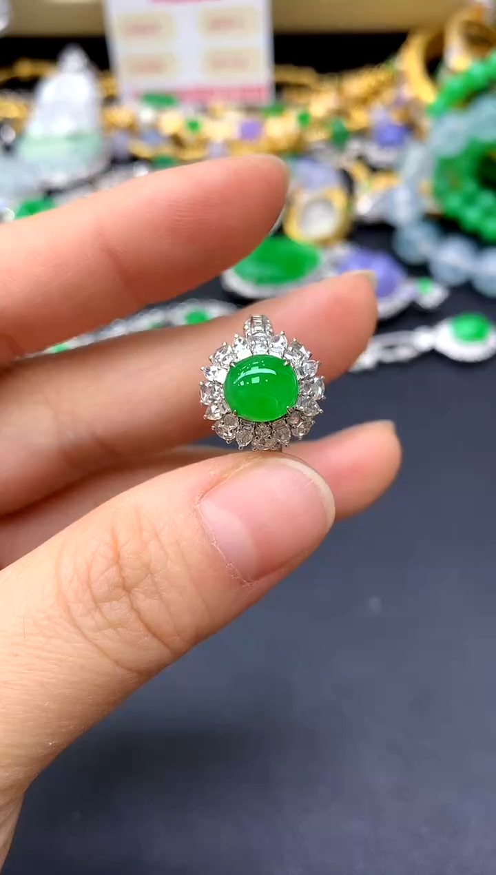 18K金镶嵌戒指翡翠692-中国好珍宝
