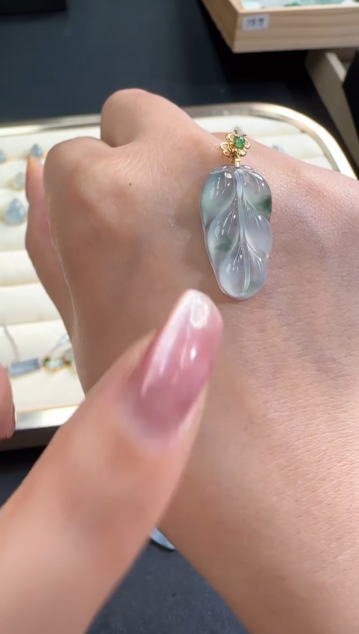 【闪购商品】翡翠颈饰18K金镶嵌250213345