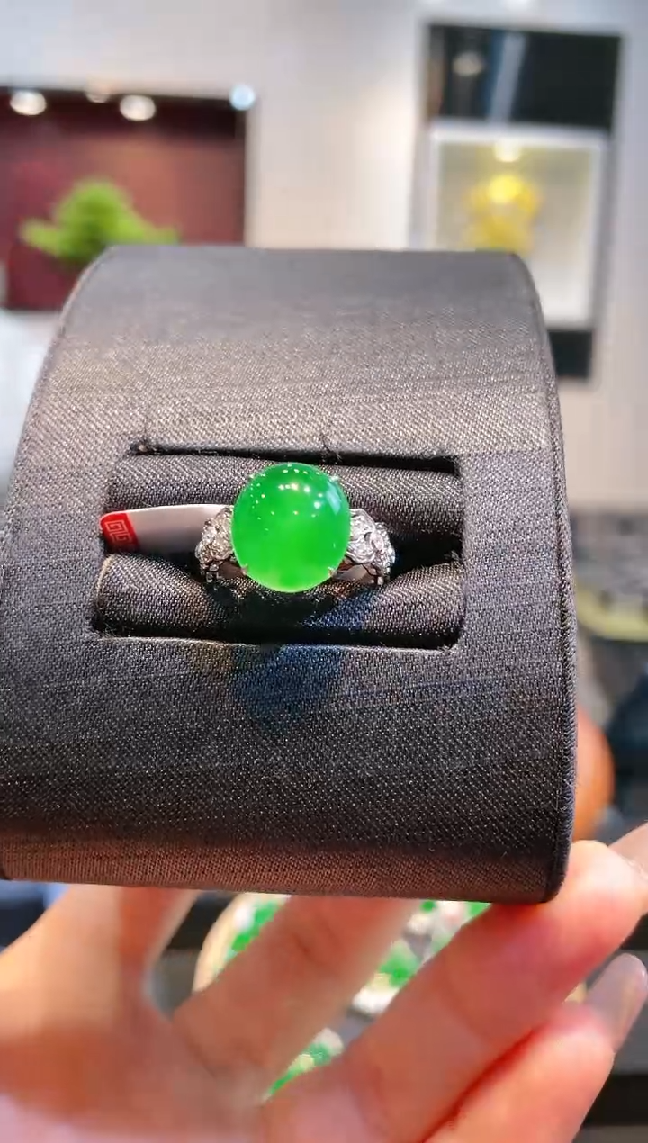 【闪购商品】翡翠颈饰18K金镶嵌A49天然A货翡翠戒指