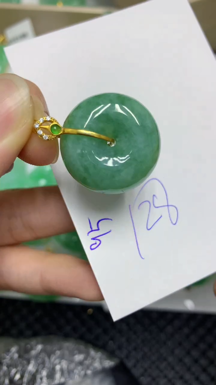 颈饰未镶嵌翡翠缅甸A货翡翠 