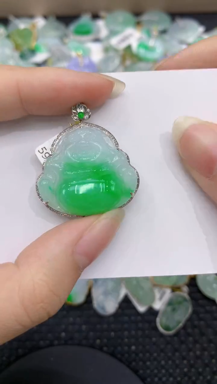 【闪购商品】翡翠颈饰18K金镶嵌8888888888