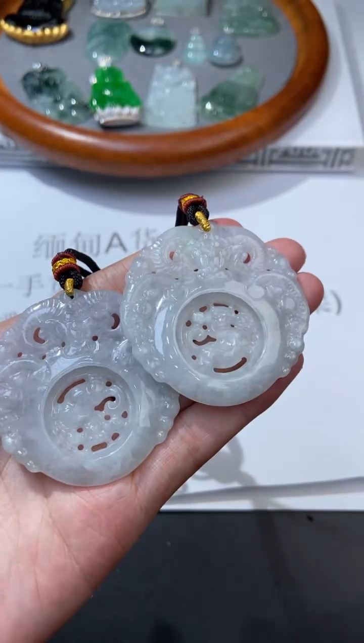 未镶嵌挂件翡翠376643   多人  多样性发一件