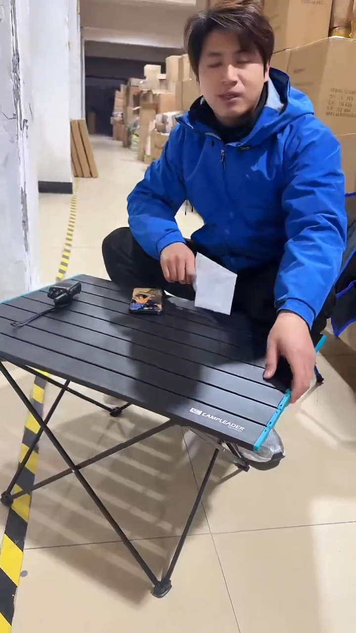 大号铝板桌蛋卷桌蓝色边