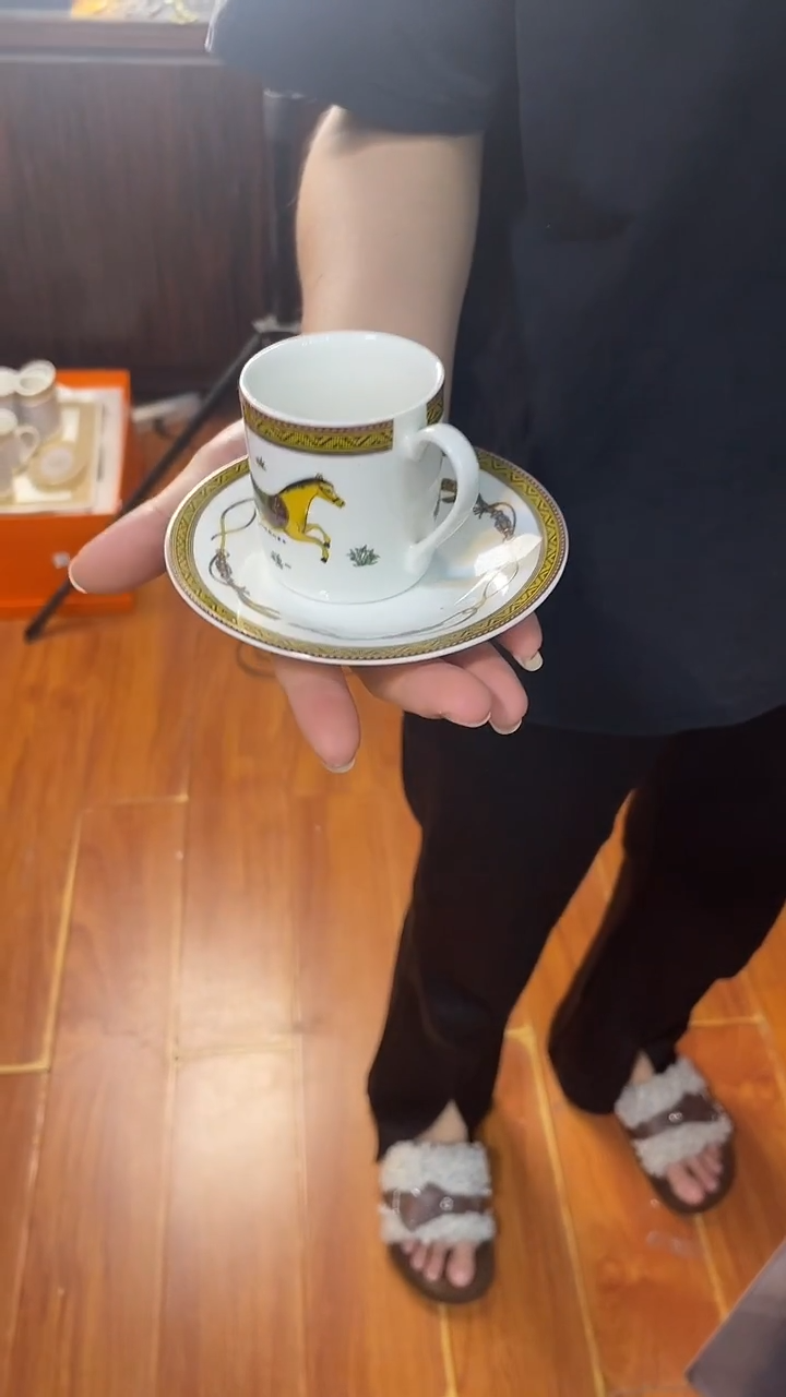 杯鸿辉家品牌瓷器，京东包邮！