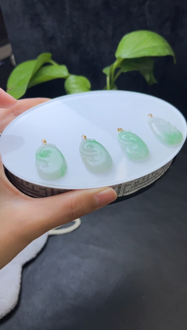 【闪购商品】翡翠挂件18K金镶嵌W499-SQ10126多样性发一件