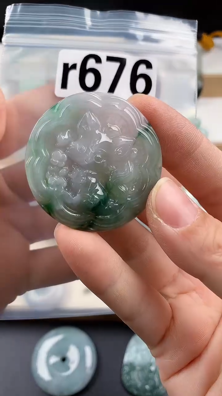 颈饰未镶嵌翡翠天然翡翠吊坠挂件