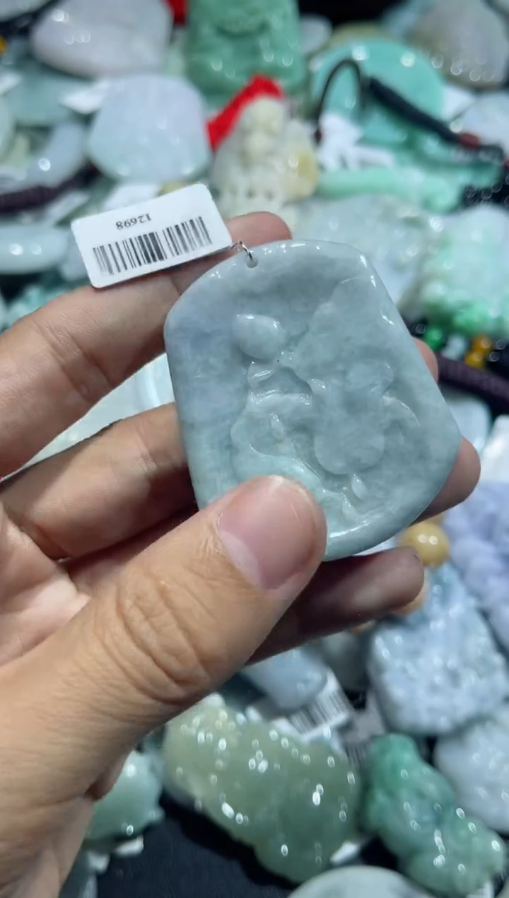 【闪购商品】翡翠颈饰未镶嵌00012806