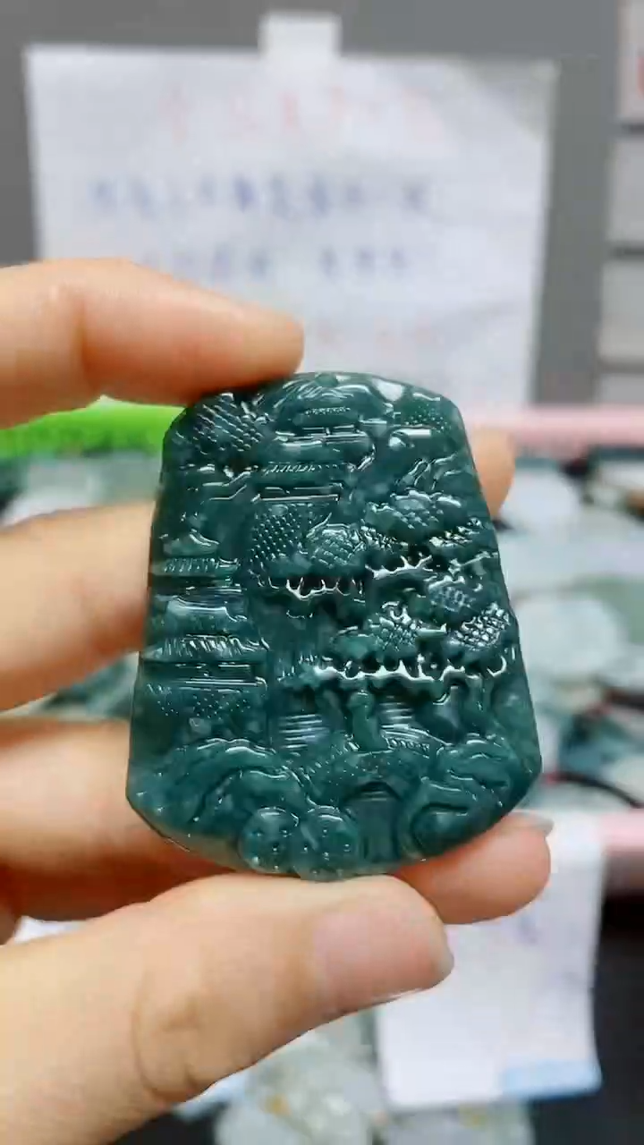 【闪购商品】翡翠颈饰未镶嵌天然翡翠A货
