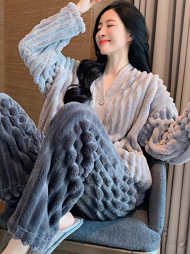 珊瑚绒睡衣加厚加绒2025新款秋冬女款高级感家居服套装（非图片款）