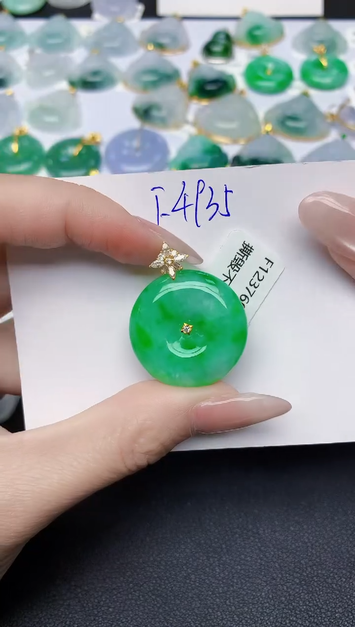 颈饰18K金镶嵌翡翠天然缅甸A货翡翠百元以上9元证书费自理