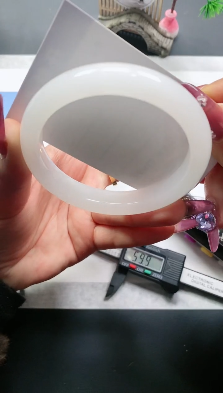 【闪购商品】石英质玉手镯未镶嵌B23-60+