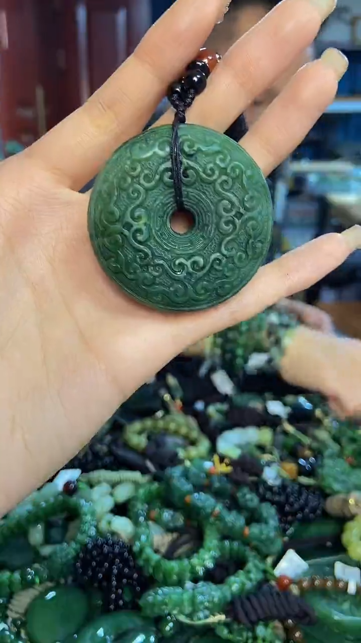 未镶嵌和田玉挂件1