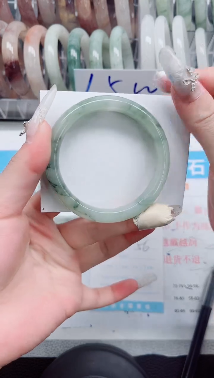 【闪购商品】石英质玉手镯未镶嵌A55-56