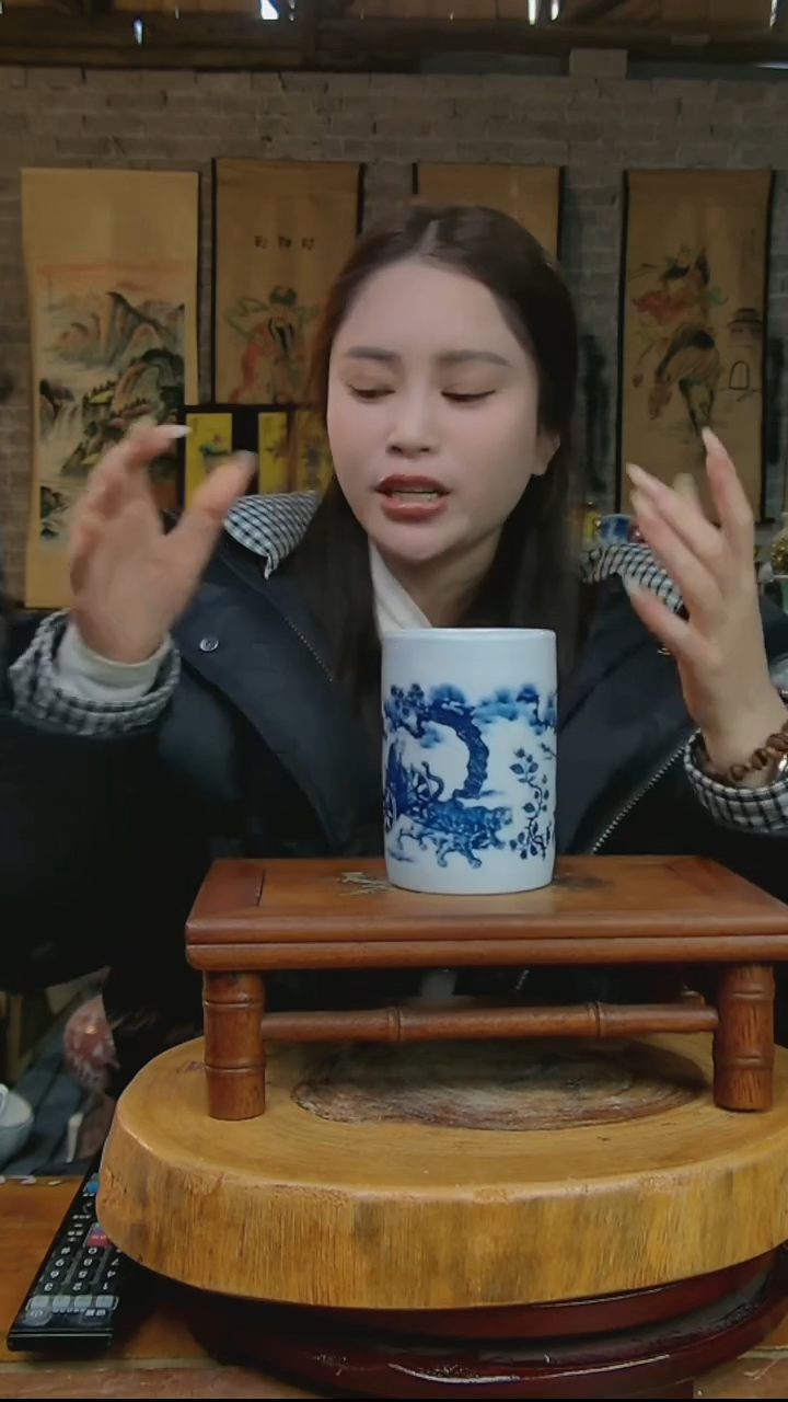 摆件陶青花小笔筒