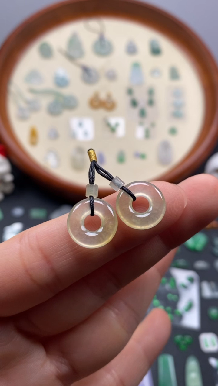 颈饰未镶嵌翡翠冰黄翡圈圈1对/芬