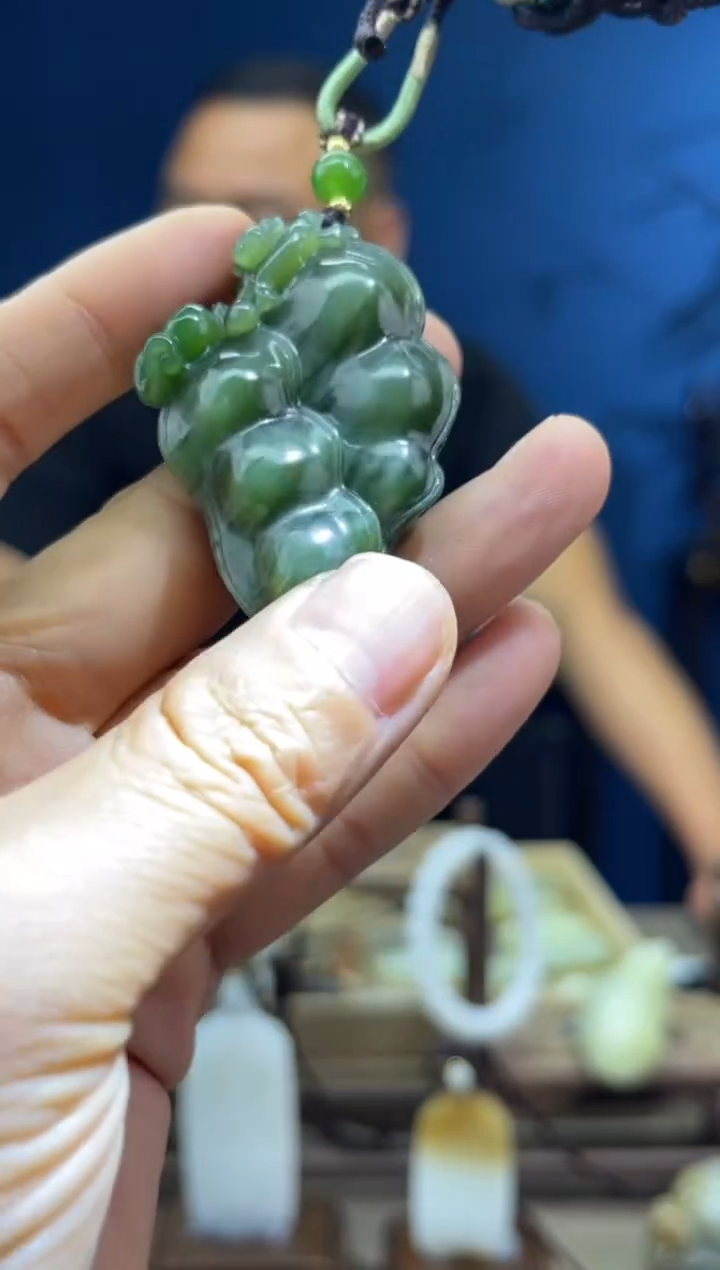 和田玉未镶嵌颈饰1