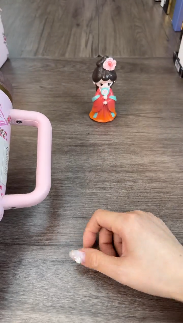 瓷片新号开播漏不停@@CQ180