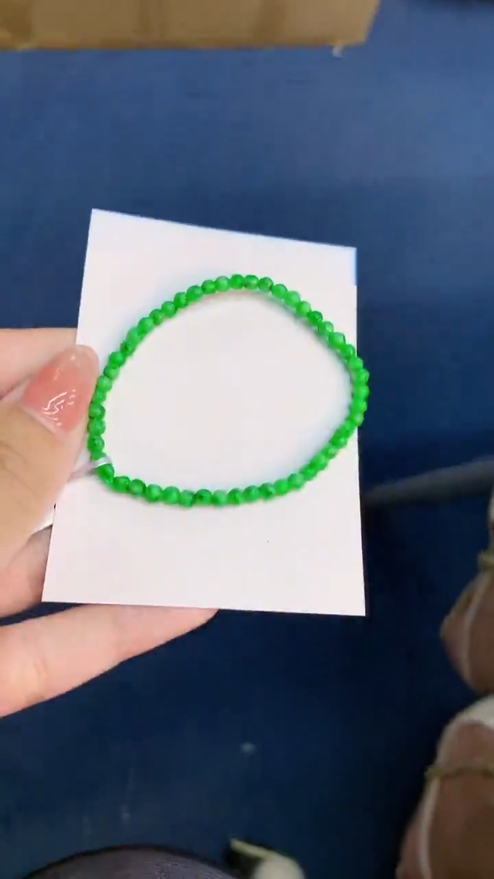 翡翠未镶嵌颈饰           1