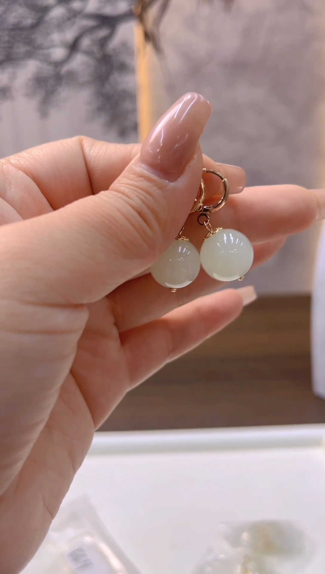 14K金镶嵌和田玉耳饰E611