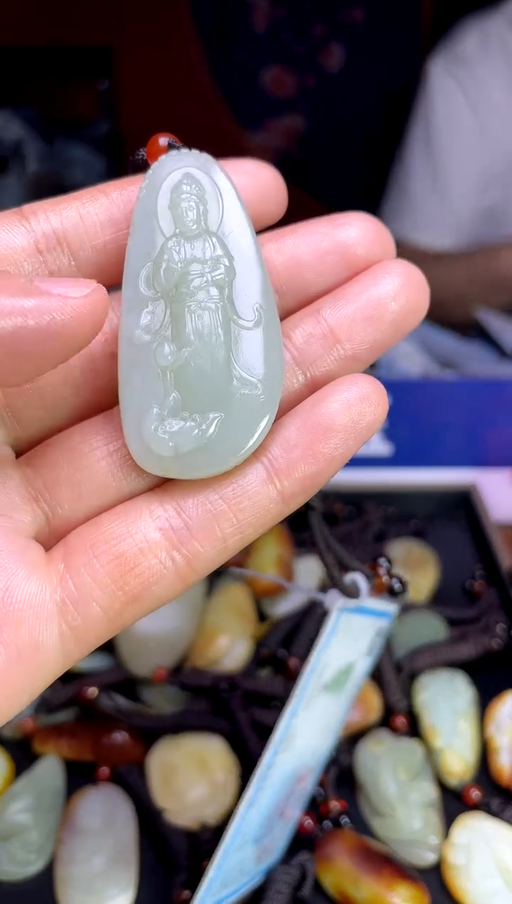 和田玉未镶嵌颈饰1