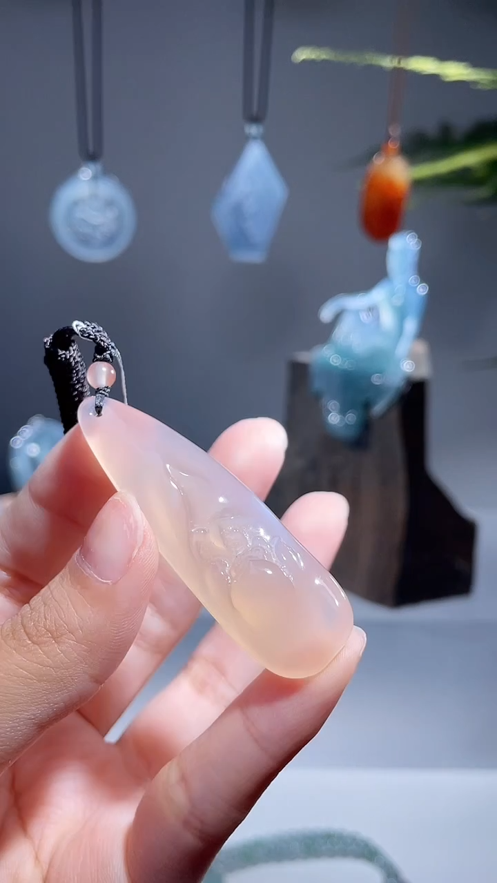 未镶嵌颈饰玛瑙/玉髓挂件