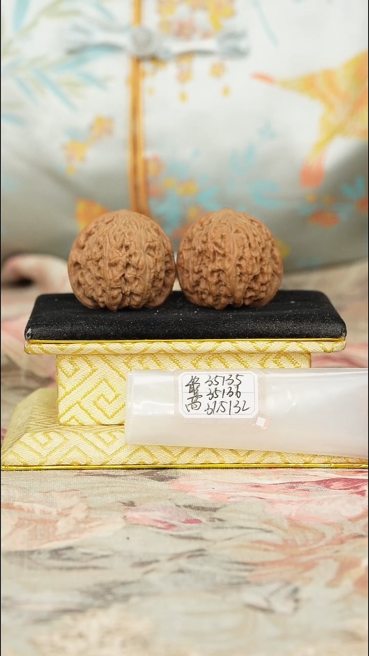 【闪购商品】文玩核桃把件密纹狮子头