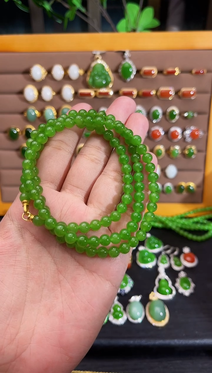 【闪购商品】和田玉项链18K金镶嵌卡6苹果绿项链108颗