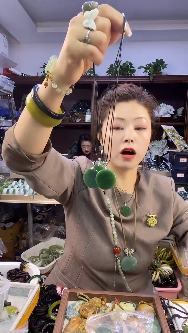 颈饰未镶嵌和田玉多样性随机发一3.2