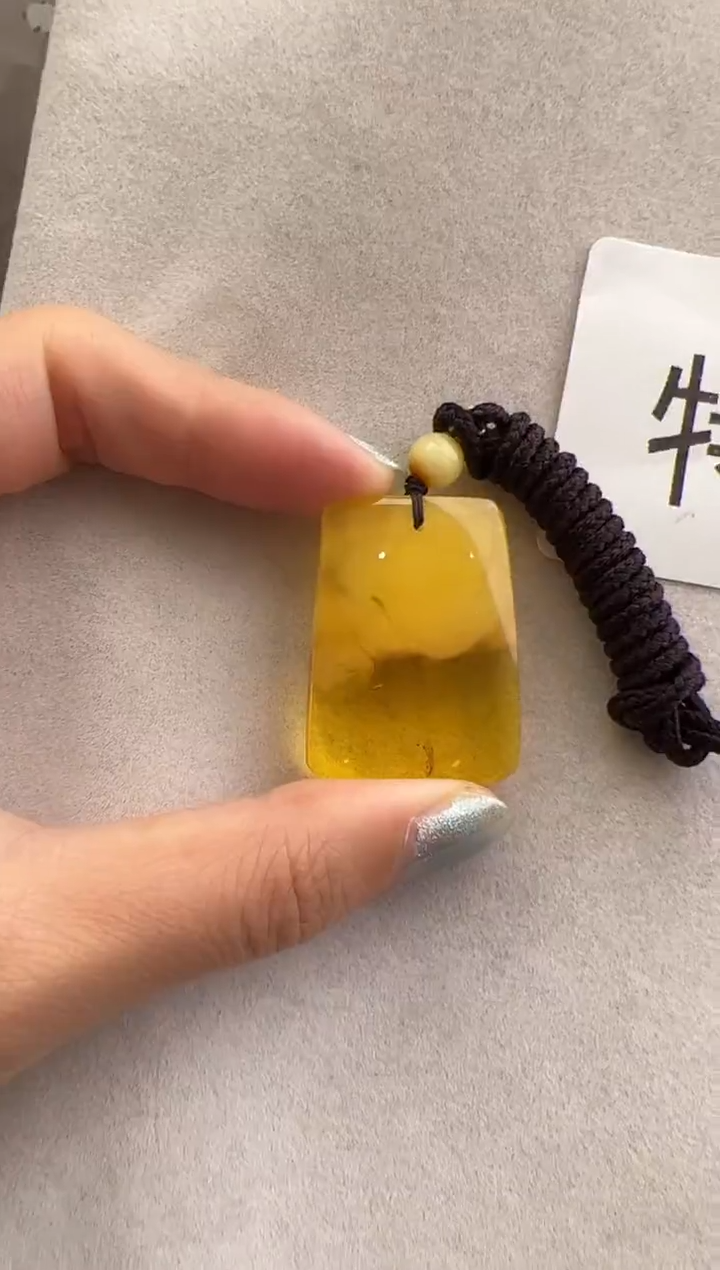 【闪购商品】琥珀裸石未镶嵌10215164-吊坠