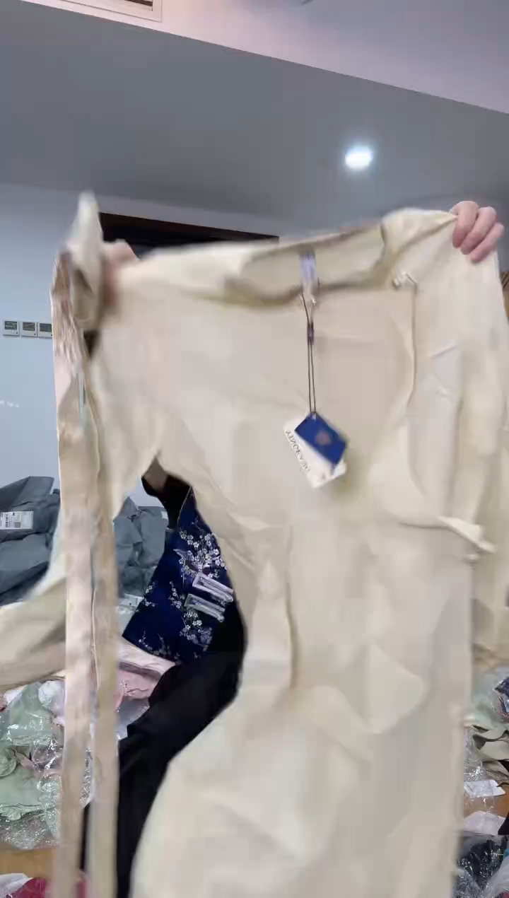 裙子  M  110斤以里