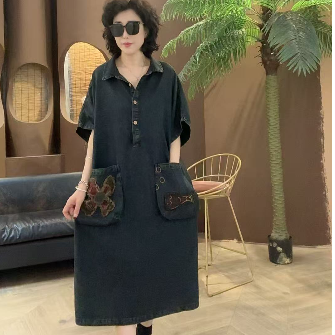 君姐服饰{4455}夏季新款砂洗牛仔系扣翻领贴布绣牛仔连衣裙