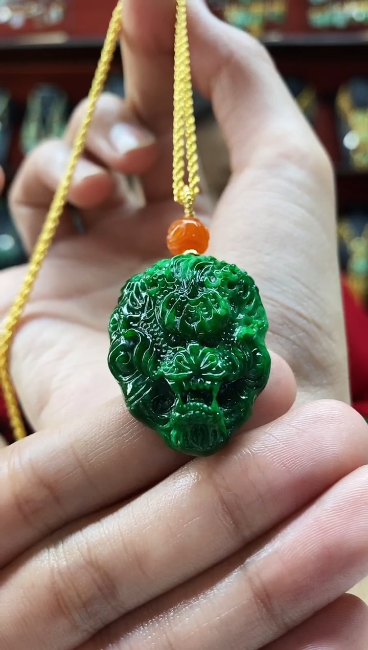 颈饰未镶嵌翡翠吊坠