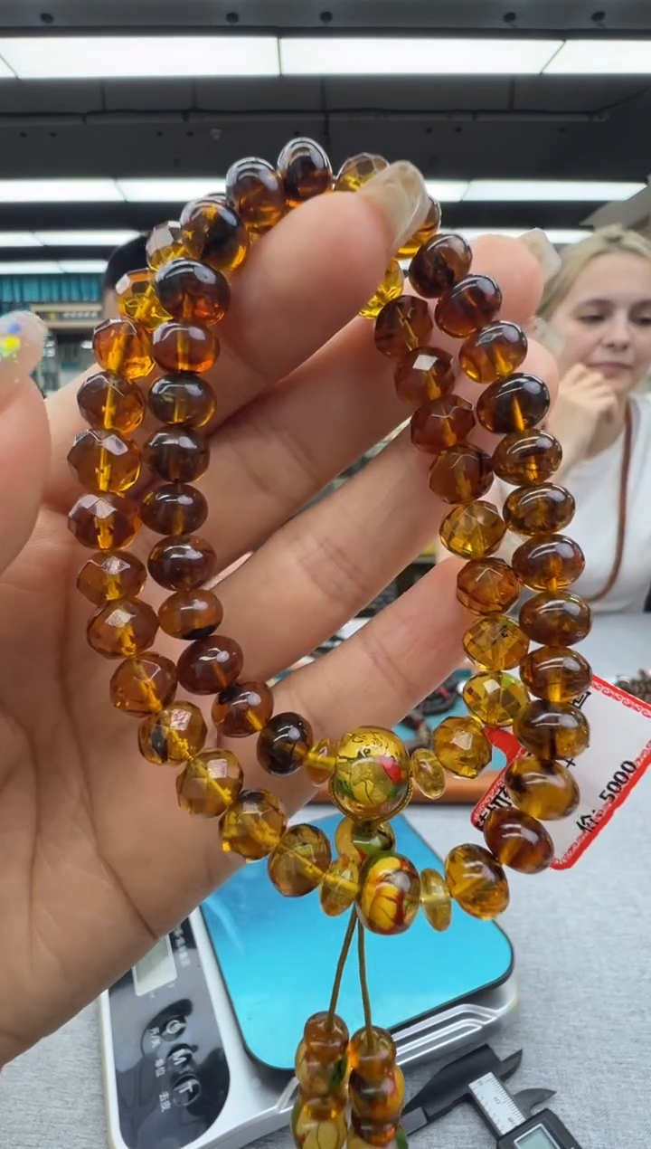 未镶嵌颈饰琥珀29秒拍号 抚顺琥珀