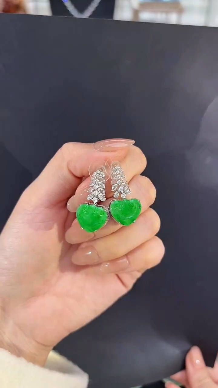 【闪购商品】翡翠耳饰18K金镶嵌翡翠爱心耳饰多人不退不换