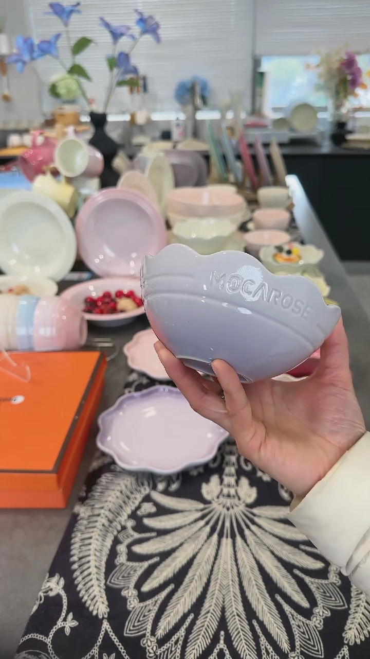 【闪购商品】瓷炻彩花边碗14CM-香芋紫