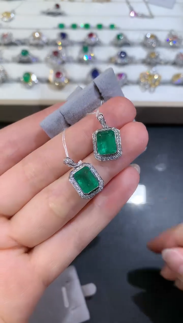 【闪购商品】祖母绿吊坠18K金镶嵌Z41|4980多样性发其一