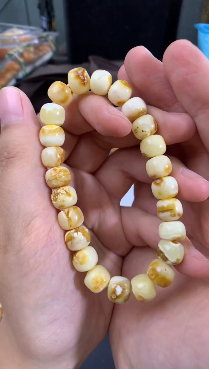 蜜蜡未镶嵌珠宝奇石1